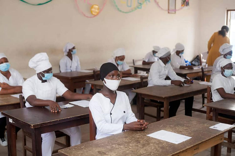 Préparation des sujets d'examen, centre de Marcory