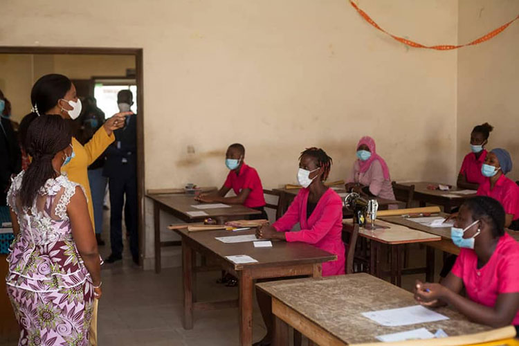 Formation couture — session d'examen en IFEF